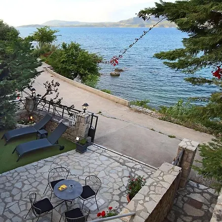 بيت للعطل Salt And Sun نِكيانا