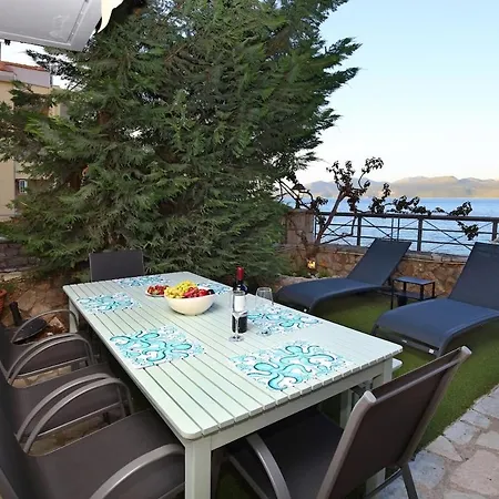 Salt And Sun بيت للعطل