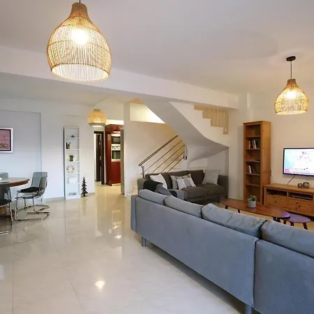 Salt And Sun * Nikiana